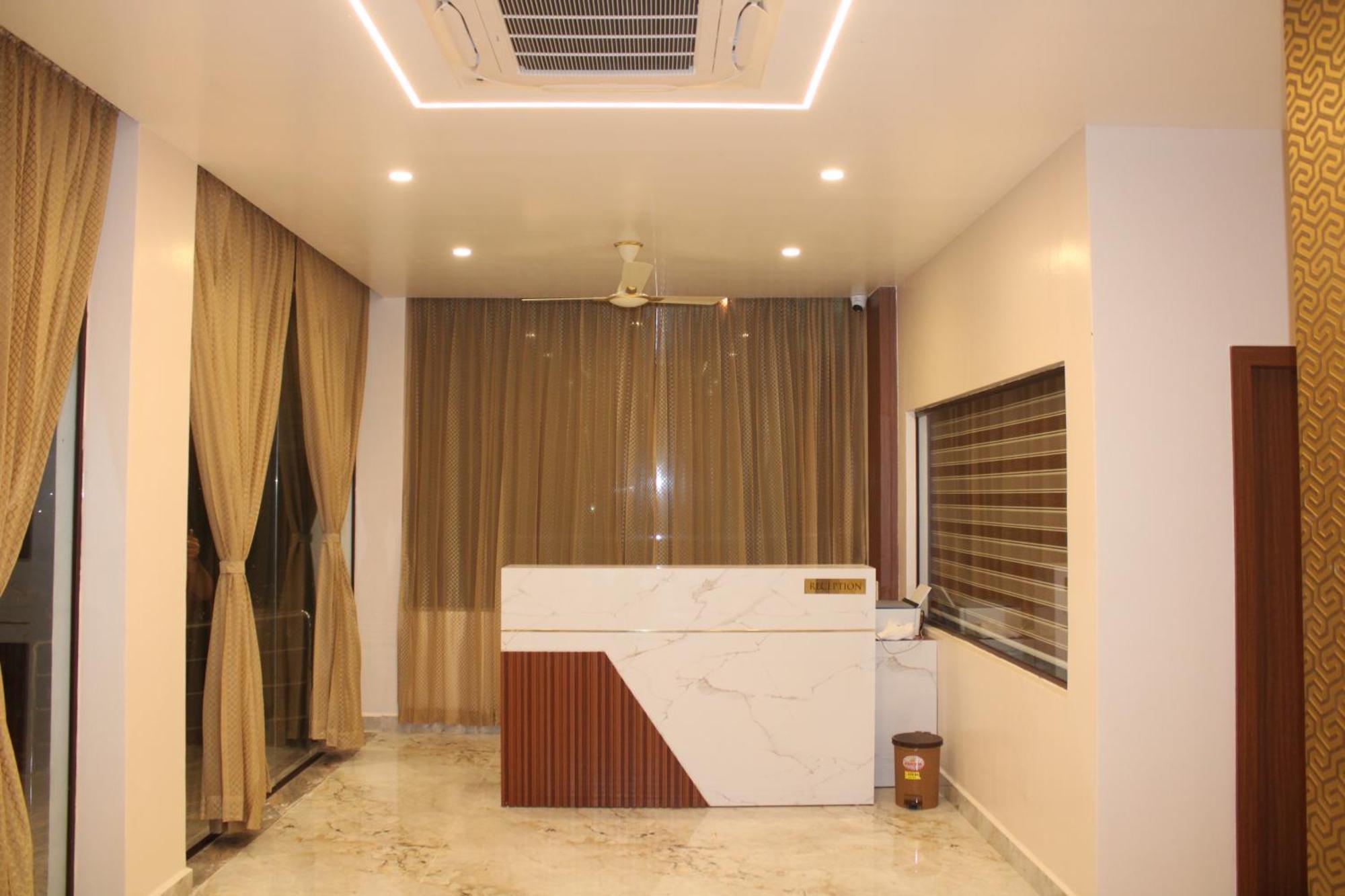 Uj Pallazzio - Business Class Luxury Hotel Tiruvannāmalai Dış mekan fotoğraf