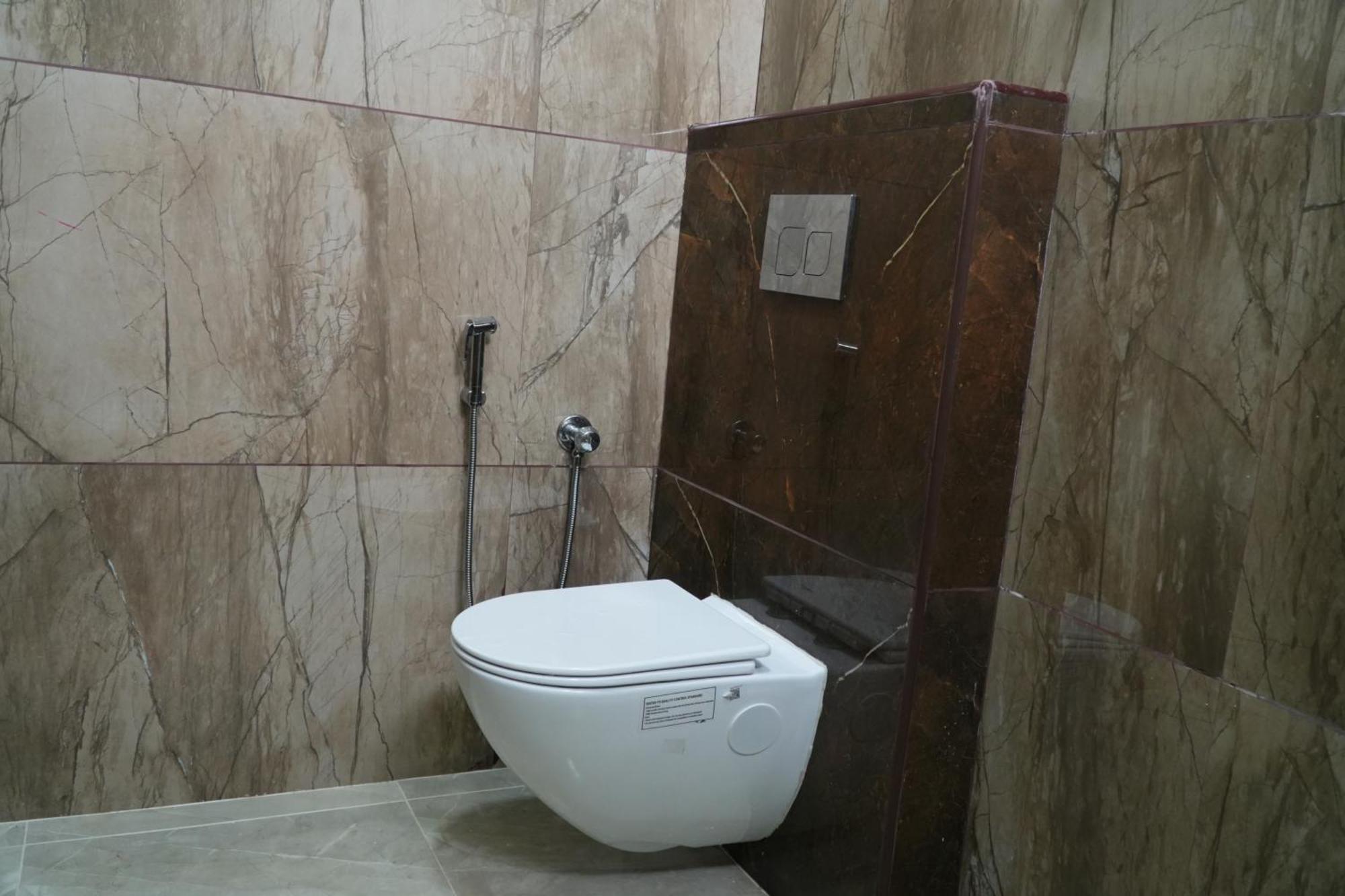 Uj Pallazzio - Business Class Luxury Hotel Tiruvannāmalai Dış mekan fotoğraf