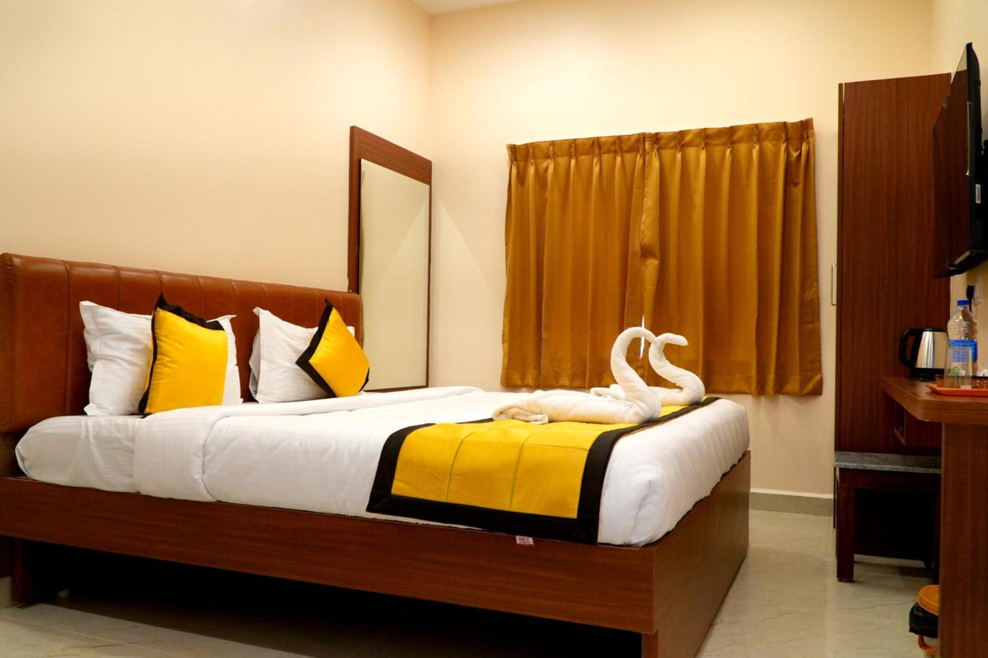 Uj Pallazzio - Business Class Luxury Hotel Tiruvannāmalai Dış mekan fotoğraf