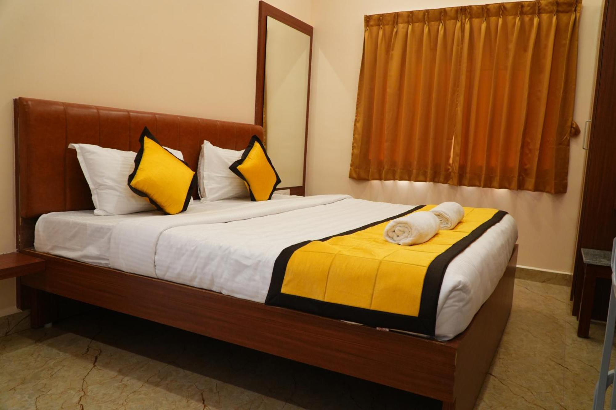 Uj Pallazzio - Business Class Luxury Hotel Tiruvannāmalai Dış mekan fotoğraf