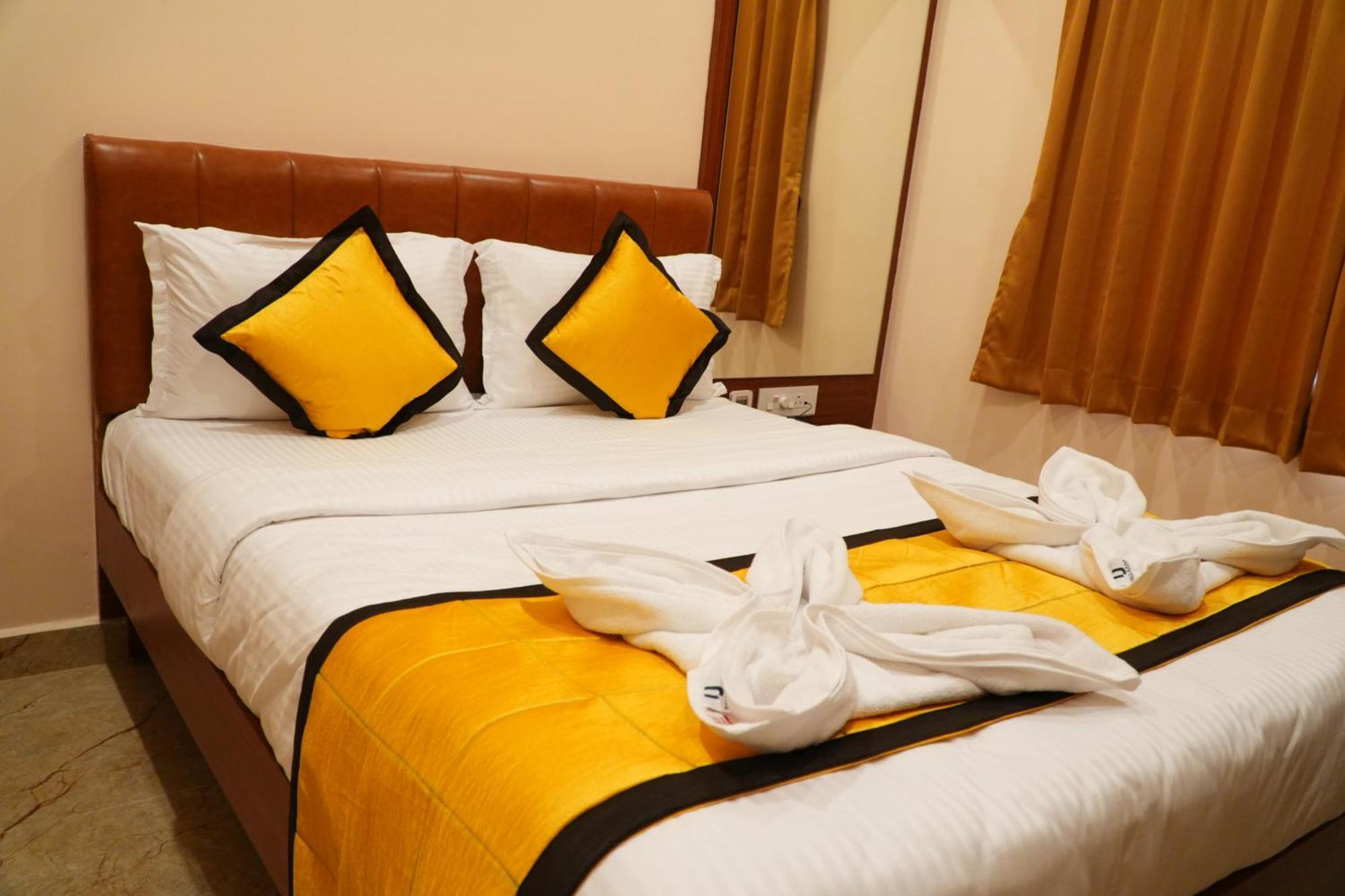 Uj Pallazzio - Business Class Luxury Hotel Tiruvannāmalai Dış mekan fotoğraf