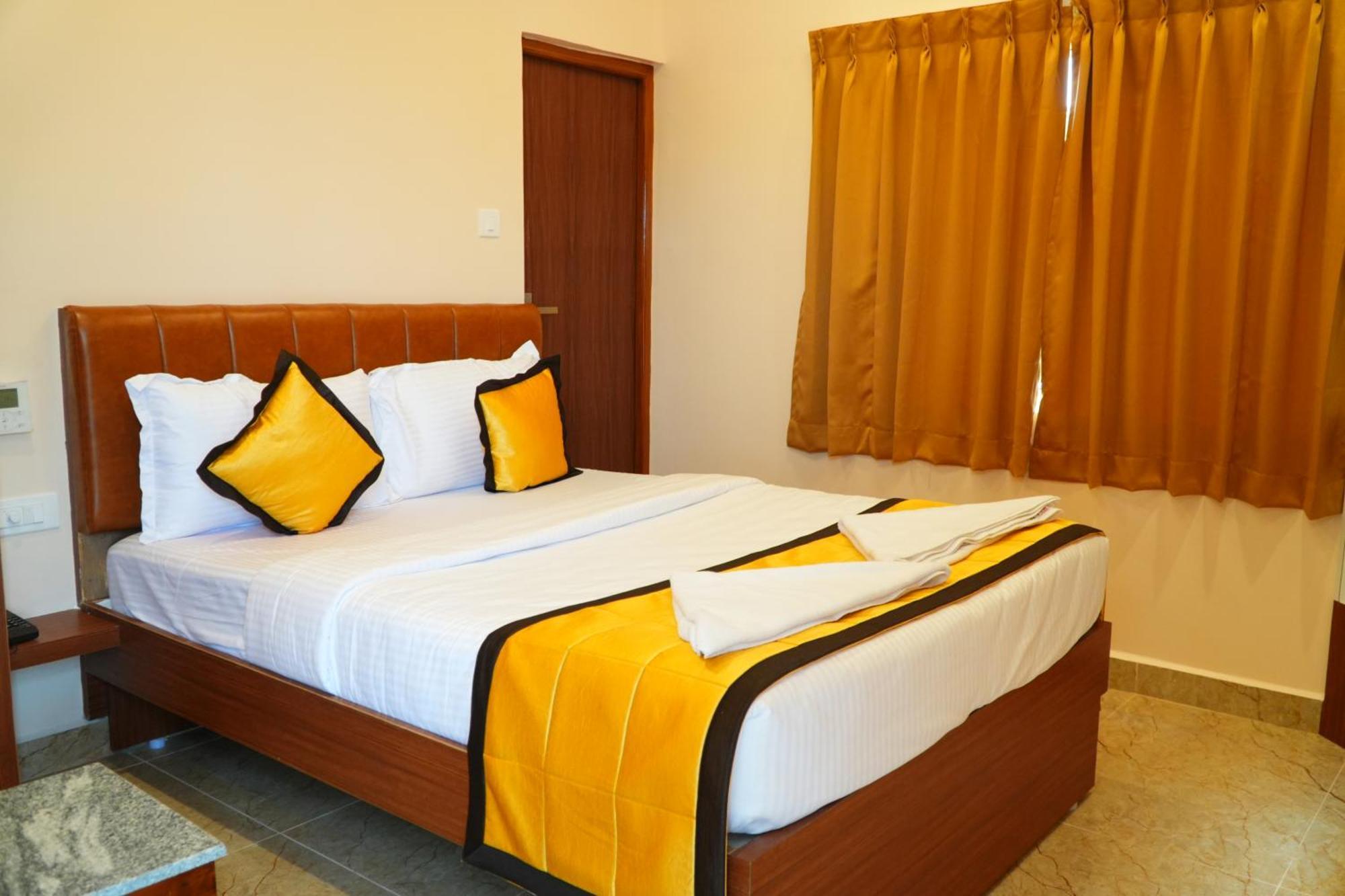Uj Pallazzio - Business Class Luxury Hotel Tiruvannāmalai Dış mekan fotoğraf