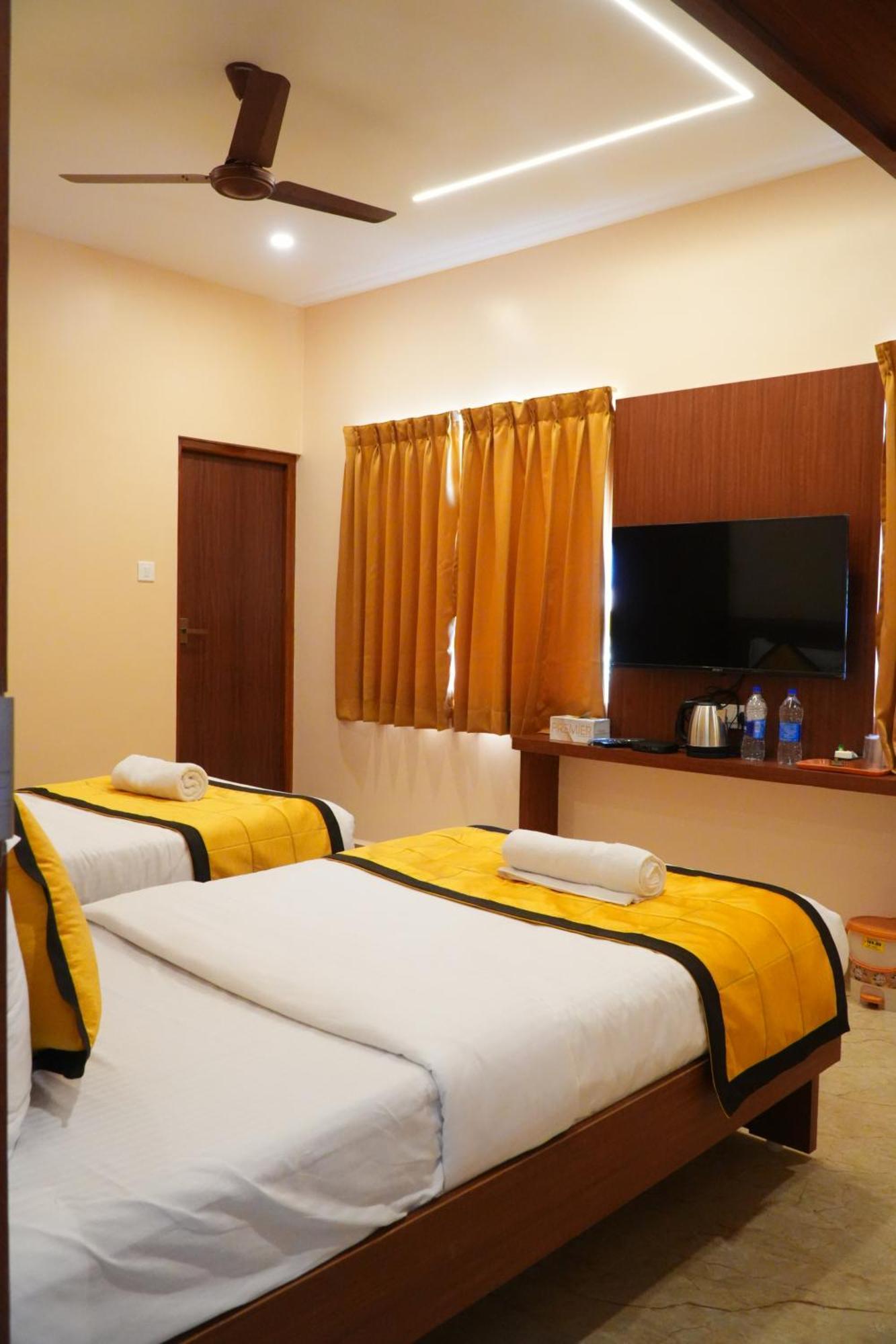 Uj Pallazzio - Business Class Luxury Hotel Tiruvannāmalai Dış mekan fotoğraf